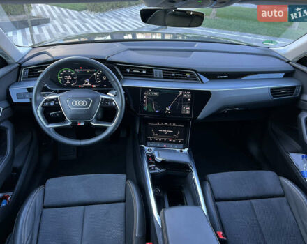 Серый Ауди E-Tron, объемом двигателя 0 л и пробегом 18 тыс. км за 42500 $, фото 38 на Automoto.ua