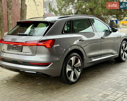 Серый Ауди E-Tron, объемом двигателя 0 л и пробегом 39 тыс. км за 44500 $, фото 12 на Automoto.ua