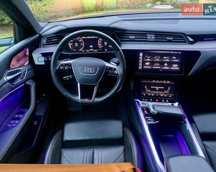 Сірий Ауді E-Tron, об'ємом двигуна 0 л та пробігом 43 тис. км за 45500 $, фото 14 на Automoto.ua