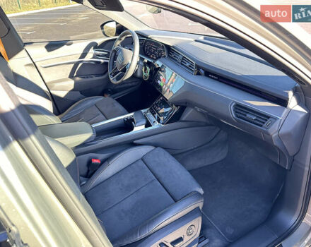 Сірий Ауді E-Tron, об'ємом двигуна 0 л та пробігом 58 тис. км за 45200 $, фото 23 на Automoto.ua