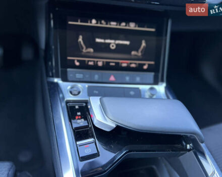 Серый Ауди E-Tron, объемом двигателя 0 л и пробегом 18 тыс. км за 42500 $, фото 40 на Automoto.ua