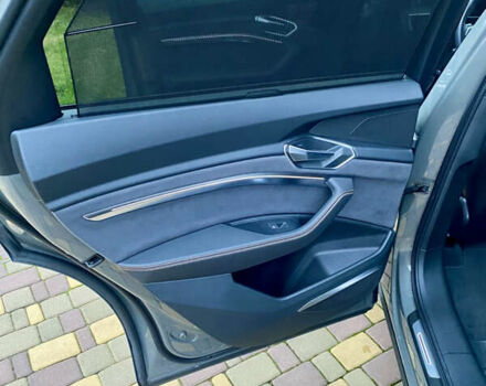 Сірий Ауді E-Tron, об'ємом двигуна 0 л та пробігом 43 тис. км за 45500 $, фото 21 на Automoto.ua