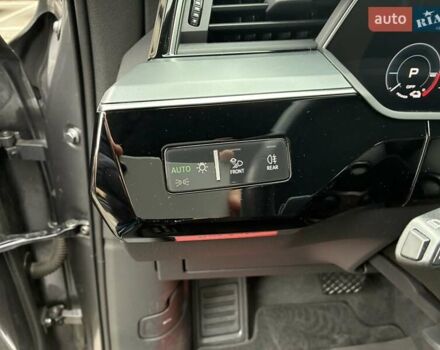 Серый Ауди E-Tron, объемом двигателя 0 л и пробегом 112 тыс. км за 31900 $, фото 77 на Automoto.ua