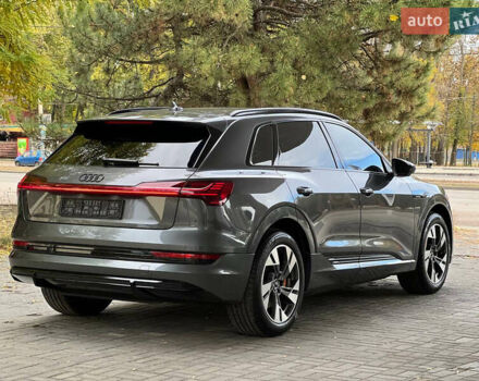 Серый Ауди E-Tron, объемом двигателя 0 л и пробегом 32 тыс. км за 43500 $, фото 13 на Automoto.ua