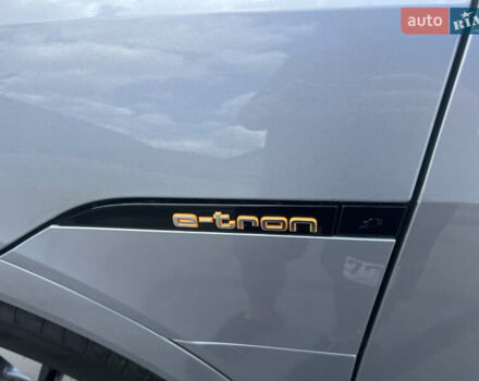 Сірий Ауді E-Tron, об'ємом двигуна 0 л та пробігом 22 тис. км за 48490 $, фото 10 на Automoto.ua