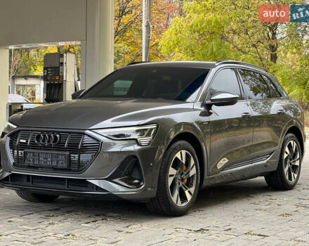 Серый Ауди E-Tron, объемом двигателя 0 л и пробегом 32 тыс. км за 43500 $, фото 5 на Automoto.ua