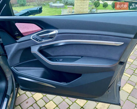 Сірий Ауді E-Tron, об'ємом двигуна 0 л та пробігом 43 тис. км за 45500 $, фото 19 на Automoto.ua