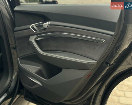 Сірий Ауді E-Tron, об'ємом двигуна 0 л та пробігом 59 тис. км за 45999 $, фото 28 на Automoto.ua