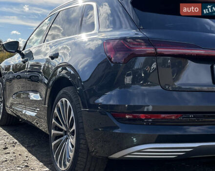 Серый Ауди E-Tron, объемом двигателя 0 л и пробегом 32 тыс. км за 42131 $, фото 10 на Automoto.ua