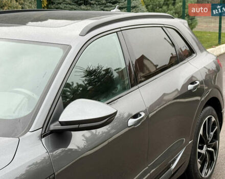Сірий Ауді E-Tron, об'ємом двигуна 0 л та пробігом 151 тис. км за 29500 $, фото 54 на Automoto.ua