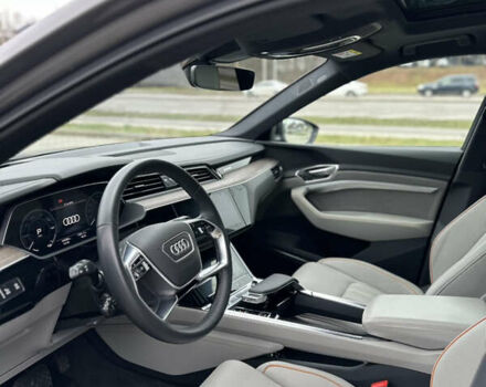 Сірий Ауді E-Tron, об'ємом двигуна 0 л та пробігом 45 тис. км за 38900 $, фото 20 на Automoto.ua