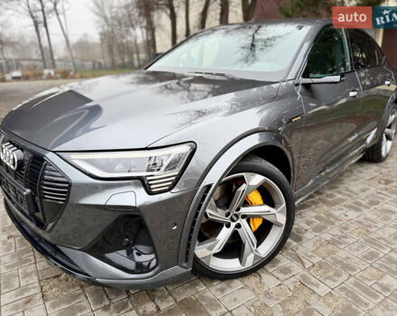 Серый Ауди E-Tron, объемом двигателя 0 л и пробегом 37 тыс. км за 49500 $, фото 5 на Automoto.ua