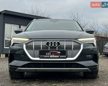 Серый Ауди E-Tron, объемом двигателя 0 л и пробегом 32 тыс. км за 41367 $, фото 1 на Automoto.ua