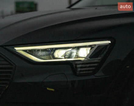 Сірий Ауді E-Tron, об'ємом двигуна 0 л та пробігом 64 тис. км за 37900 $, фото 15 на Automoto.ua