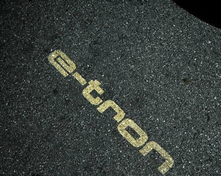 Серый Ауди E-Tron, объемом двигателя 0 л и пробегом 63 тыс. км за 40999 $, фото 34 на Automoto.ua