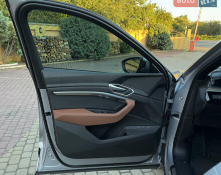 Сірий Ауді E-Tron, об'ємом двигуна 0 л та пробігом 49 тис. км за 36500 $, фото 31 на Automoto.ua