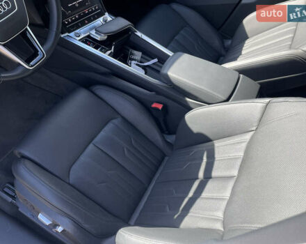 Серый Ауди E-Tron, объемом двигателя 0 л и пробегом 32 тыс. км за 42131 $, фото 24 на Automoto.ua