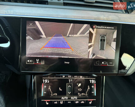 Серый Ауди E-Tron, объемом двигателя 0 л и пробегом 13 тыс. км за 36500 $, фото 51 на Automoto.ua