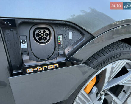 Сірий Ауді E-Tron, об'ємом двигуна 0 л та пробігом 55 тис. км за 42000 $, фото 24 на Automoto.ua