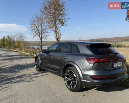 Серый Ауди E-Tron, объемом двигателя 0 л и пробегом 65 тыс. км за 53900 $, фото 6 на Automoto.ua
