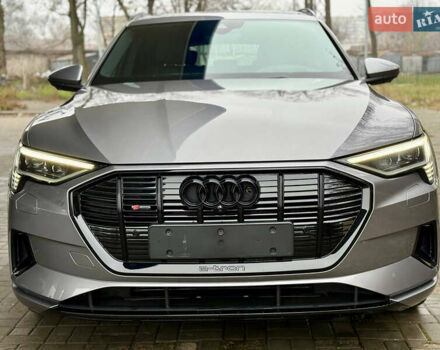 Серый Ауди E-Tron, объемом двигателя 0 л и пробегом 39 тыс. км за 44500 $, фото 10 на Automoto.ua