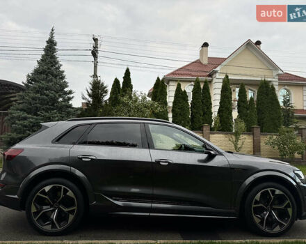 Серый Ауди E-Tron, объемом двигателя 0 л и пробегом 27 тыс. км за 48800 $, фото 9 на Automoto.ua