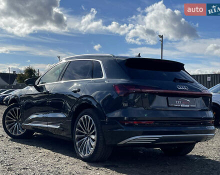 Серый Ауди E-Tron, объемом двигателя 0 л и пробегом 32 тыс. км за 42131 $, фото 5 на Automoto.ua