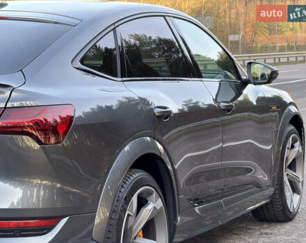 Серый Ауди E-Tron, объемом двигателя 0 л и пробегом 14 тыс. км за 53999 $, фото 38 на Automoto.ua