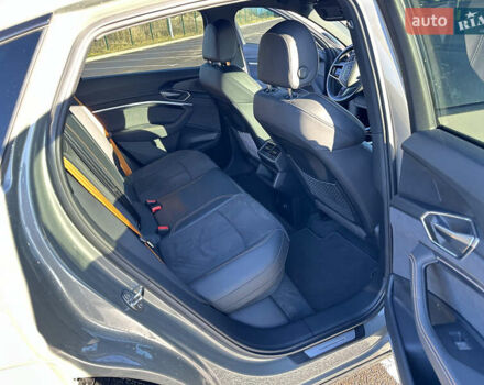 Сірий Ауді E-Tron, об'ємом двигуна 0 л та пробігом 58 тис. км за 45200 $, фото 26 на Automoto.ua