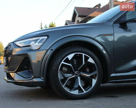 Сірий Ауді E-Tron, об'ємом двигуна 0 л та пробігом 28 тис. км за 47700 $, фото 5 на Automoto.ua