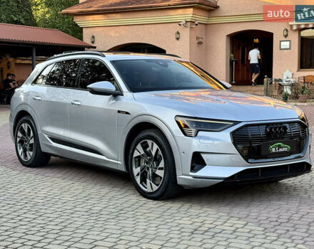 Сірий Ауді E-Tron, об'ємом двигуна 0 л та пробігом 49 тис. км за 36500 $, фото 27 на Automoto.ua