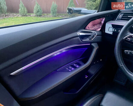 Сірий Ауді E-Tron, об'ємом двигуна 0 л та пробігом 43 тис. км за 45500 $, фото 29 на Automoto.ua