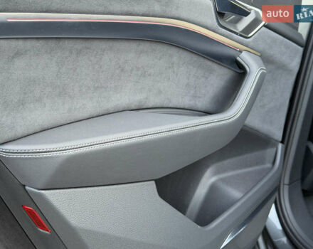 Серый Ауди E-Tron, объемом двигателя 0 л и пробегом 14 тыс. км за 53999 $, фото 81 на Automoto.ua