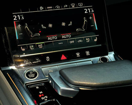 Серый Ауди E-Tron, объемом двигателя 0 л и пробегом 63 тыс. км за 40999 $, фото 48 на Automoto.ua