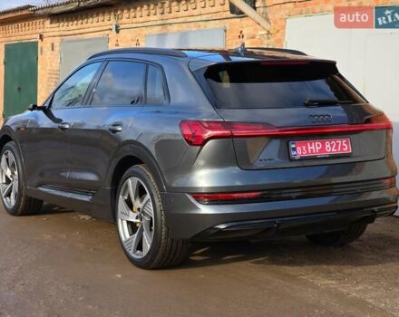 Сірий Ауді E-Tron, об'ємом двигуна 0 л та пробігом 100 тис. км за 41888 $, фото 4 на Automoto.ua