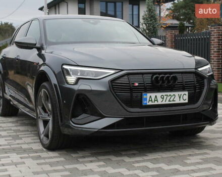 Серый Ауди E-Tron, объемом двигателя 0 л и пробегом 44 тыс. км за 44700 $, фото 2 на Automoto.ua