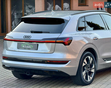 Сірий Ауді E-Tron, об'ємом двигуна 0 л та пробігом 49 тис. км за 36500 $, фото 18 на Automoto.ua