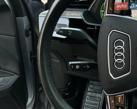 Сірий Ауді E-Tron, об'ємом двигуна 0 л та пробігом 49 тис. км за 36500 $, фото 59 на Automoto.ua