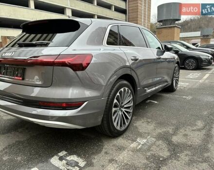 Серый Ауди E-Tron, объемом двигателя 0 л и пробегом 112 тыс. км за 31900 $, фото 40 на Automoto.ua