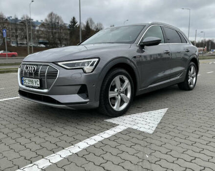Сірий Ауді E-Tron, об'ємом двигуна 0 л та пробігом 45 тис. км за 38900 $, фото 4 на Automoto.ua
