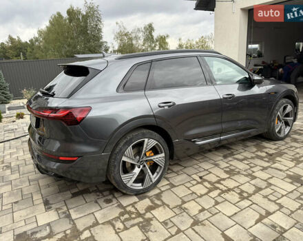 Ауди E-Tron 2022 в Черновцах на Automoto.ua Серый Ауди E-Tron, объемом двигателя 0 л и пробегом 46 тыс. км за 39599 $, фото 3 на Automoto.ua