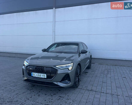 Серый Ауди E-Tron, объемом двигателя 0 л и пробегом 45 тыс. км за 45950 $, фото 2 на Automoto.ua