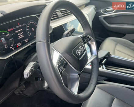 Сірий Ауді E-Tron, об'ємом двигуна 0 л та пробігом 22 тис. км за 48490 $, фото 13 на Automoto.ua