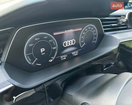 Серый Ауди E-Tron, объемом двигателя 0 л и пробегом 30 тыс. км за 21300 $, фото 4 на Automoto.ua