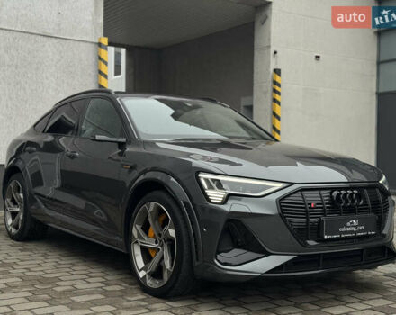 Серый Ауди E-Tron, объемом двигателя 0 л и пробегом 59 тыс. км за 44999 $, фото 2 на Automoto.ua