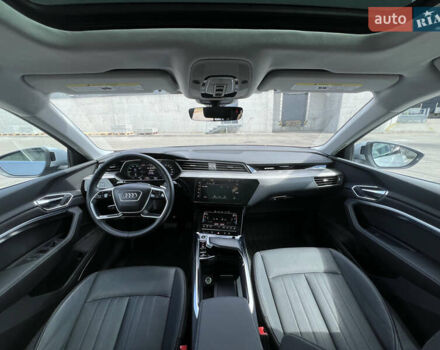Сірий Ауді E-Tron, об'ємом двигуна 0 л та пробігом 22 тис. км за 48490 $, фото 27 на Automoto.ua