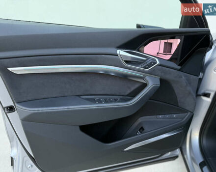 Сірий Ауді E-Tron, об'ємом двигуна 0 л та пробігом 63 тис. км за 39999 $, фото 45 на Automoto.ua
