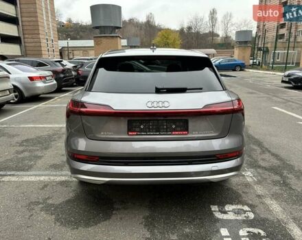 Серый Ауди E-Tron, объемом двигателя 0 л и пробегом 112 тыс. км за 31900 $, фото 15 на Automoto.ua