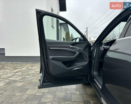 Серый Ауди E-Tron, объемом двигателя 0 л и пробегом 48 тыс. км за 49999 $, фото 38 на Automoto.ua