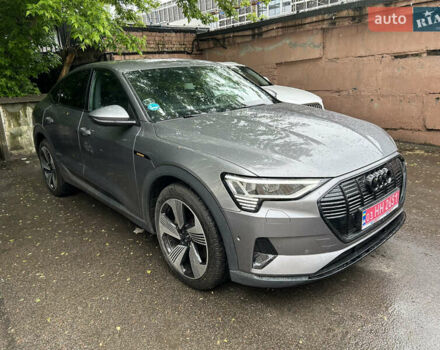 Серый Ауди E-Tron, объемом двигателя 0 л и пробегом 44 тыс. км за 38700 $, фото 3 на Automoto.ua